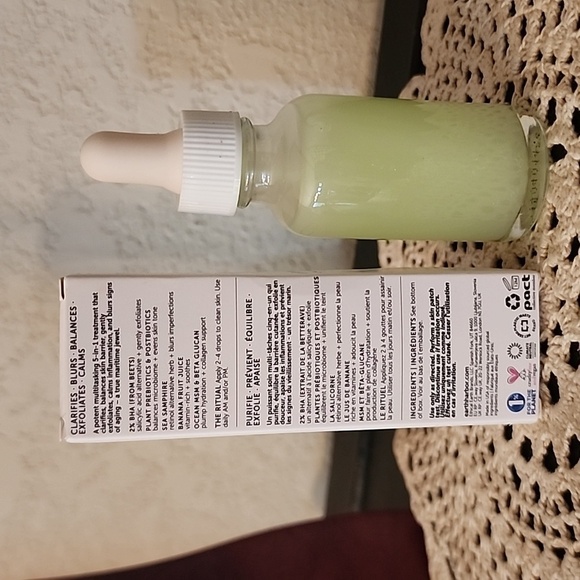 Earth Harbor Samphire Biotic Perfecting Serum - Picture 2 of 6